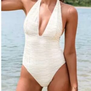 Cupshe low plunge white and gold